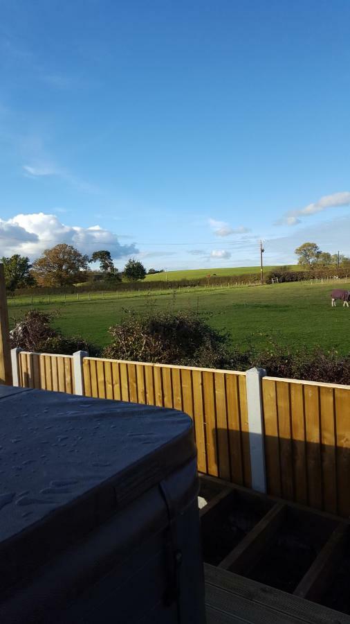 Ruth'S Refresh Country Retreat With Private Hot Tub Villa Shrewsbury Eksteriør bilde